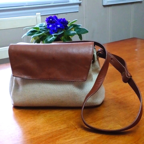 Liz Claiborne Leather& Linen Blend Crm/Brn X-Body/Shoulder Bag Numerous Sections - Picture 2 of 15